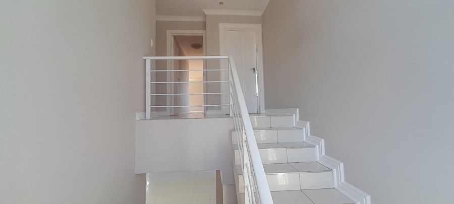 5 Bedroom Property for Sale in Lovemore Heights Estate Eastern Cape